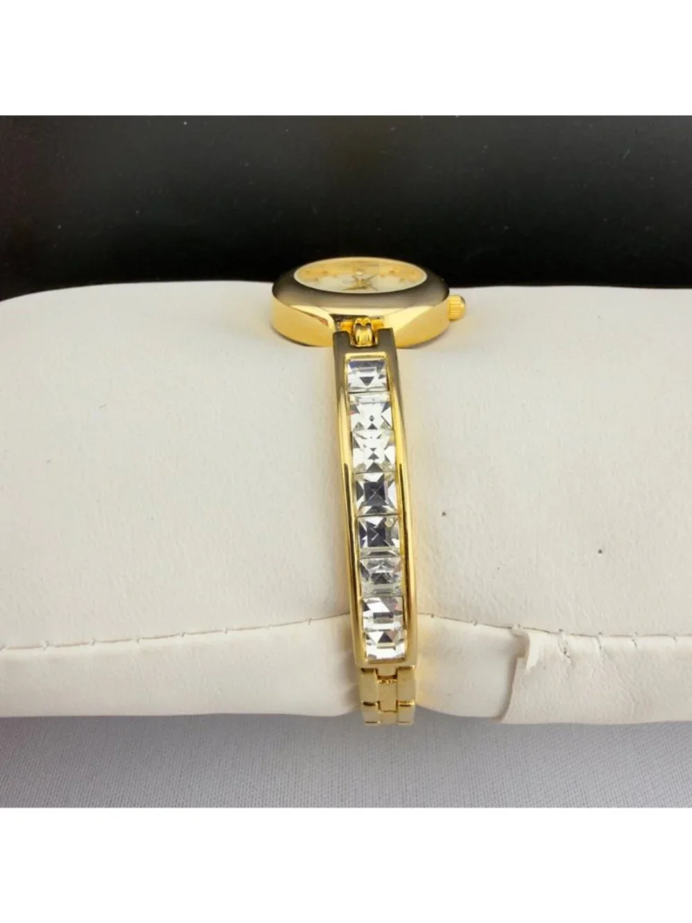 Vintage Rhinestone Gold Tone Womens Bracelet Watch Collezio Works New Battery